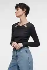 Черный лонгслив облегающий женский befree из фактурной ткани с вырезами