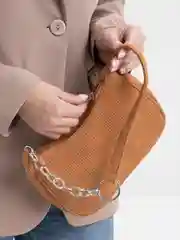 Коричневый сумка вельветовая, с цепочкой