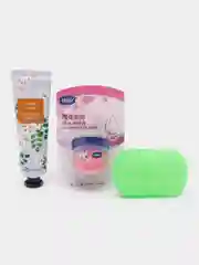 Конфетный подарочный набор косметики