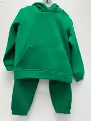 Зеленый костюм спортивный детский, утепленный
