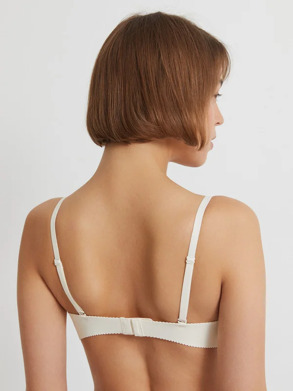 Молочный бесшовный формованный бюстгальтер с чашкой T-shirt InfinityLingerie