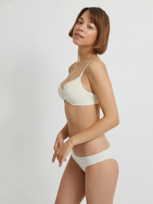 Молочный классические трусы женские, незаметные под одеждой InfinityLingerie
