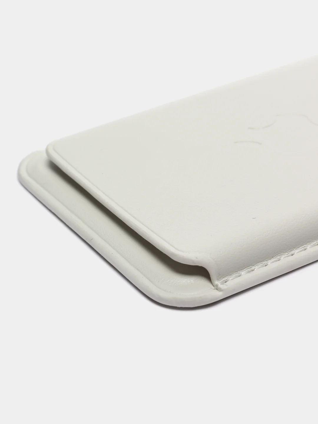 Белый картхолдер на магнитах MagSafe Leather Wallet iPhone