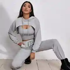Молочный костюм спортивный женский