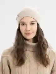 Бежевый шапка женская