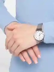 Серебряный часы женские, кварцевые, на магнитном ремешке