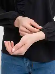 Черный женская блузка с рюшами LaFemme, рубашка