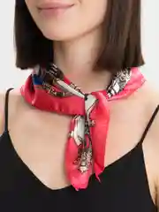 Алый платок женский, атласный, с рисунком