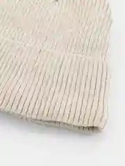 Бежевый шапка женская