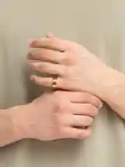 Золотой кольцо классическое стальное, унисекс