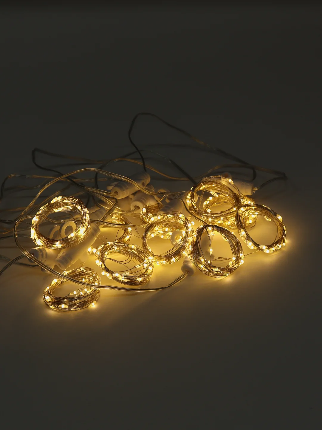 Белый гирлянда-штора занавес 3х3 м LED с пультом и крючками для подвешивания