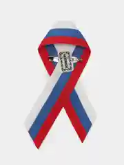 Красный брошь на последний звонок