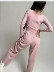 Пудровый костюм женский, лапша, в рубчик