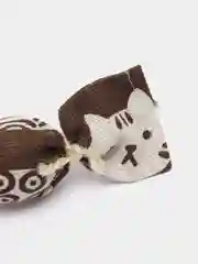 Коричневый игрушка для кошек "Конфета-колокольчик" с кошачьей мятой
