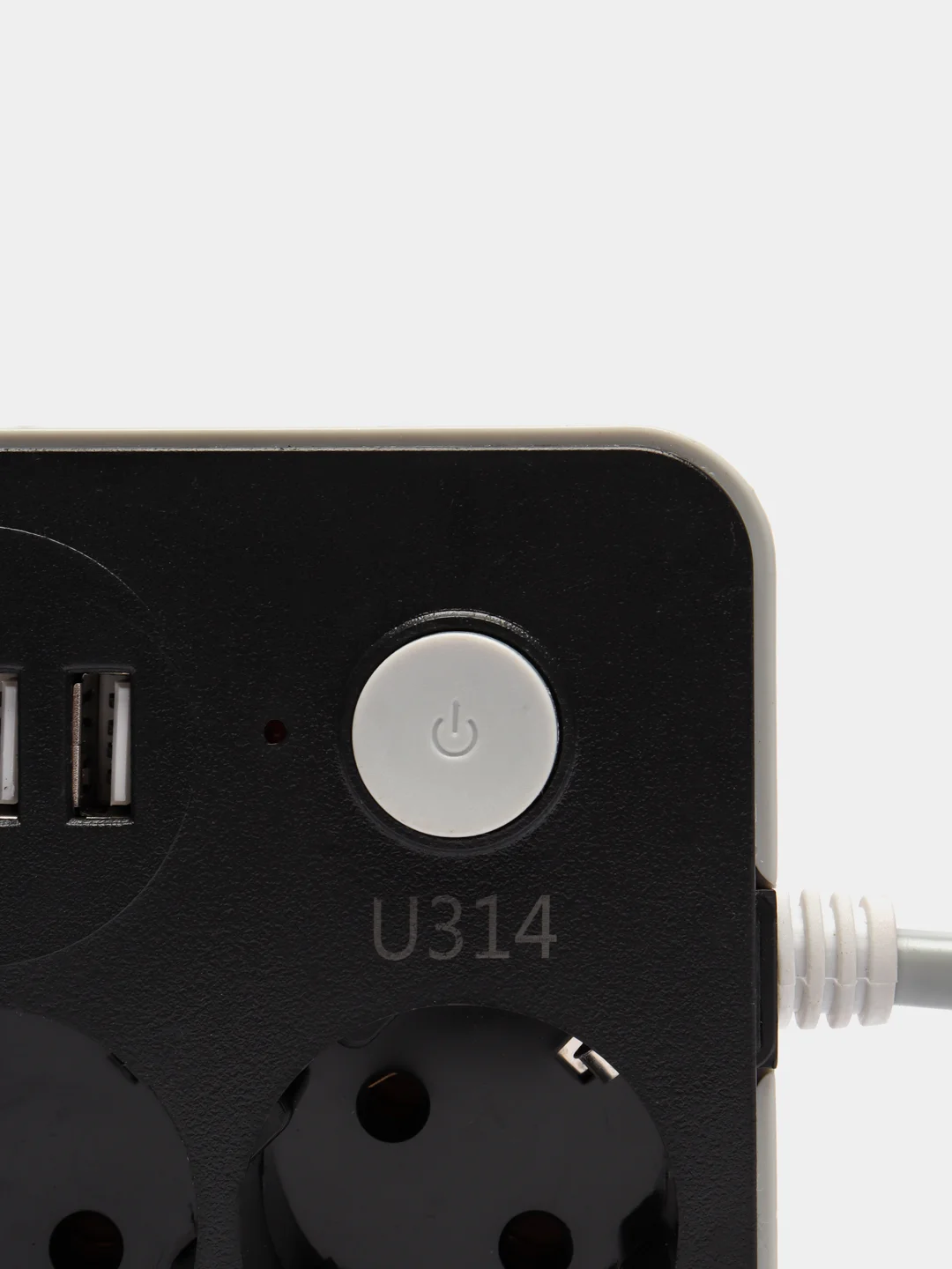 Черный сетевой фильтр с USB разъемами с быстрой зарядкой / Удлинитель с USB портами