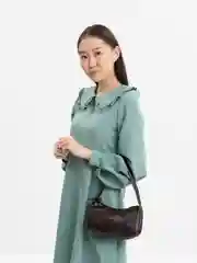 Коричневый сумка-багет женская, на плечо