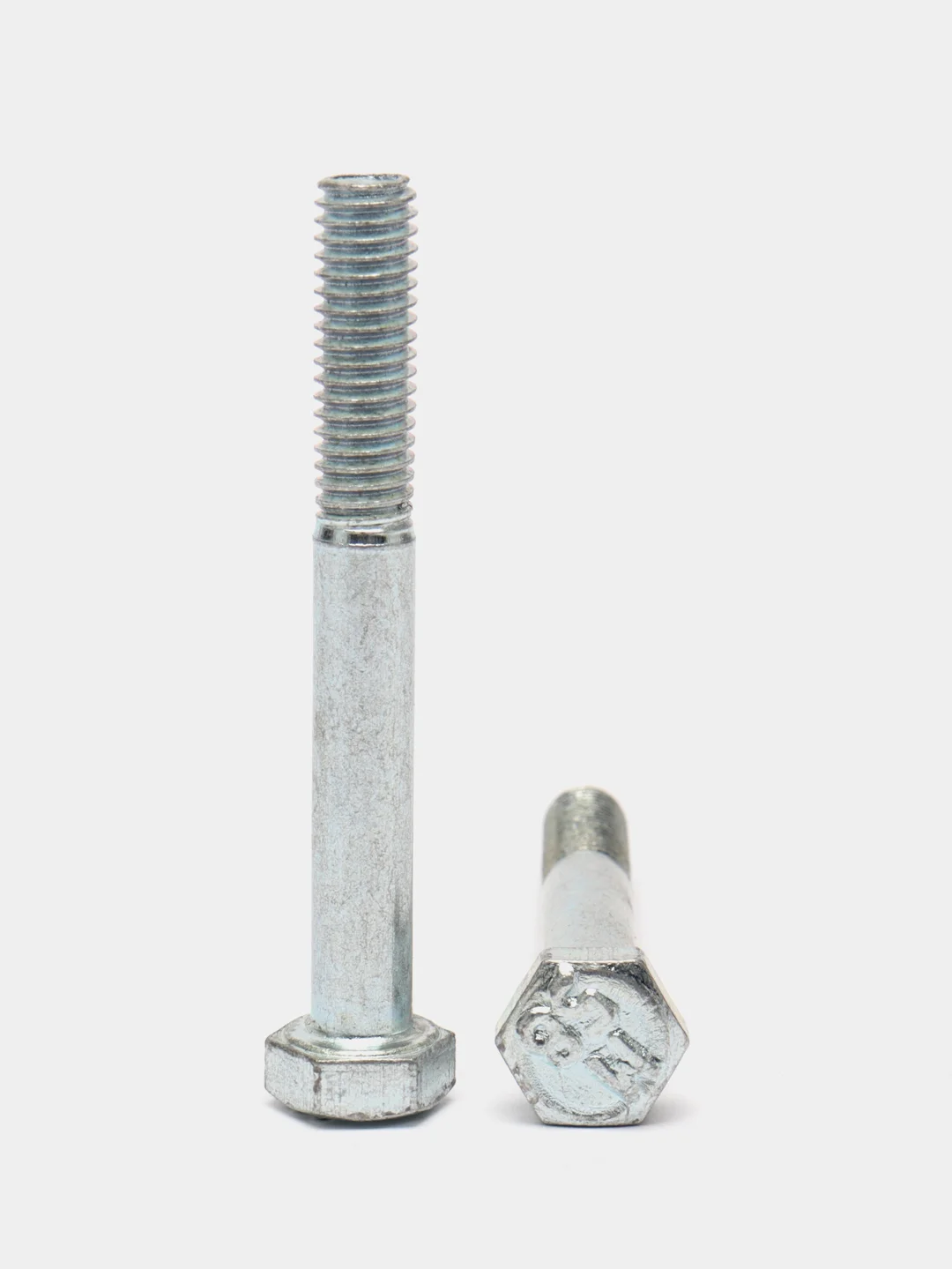 Болт DIN933