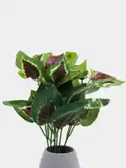 Красный искусственные цветы. Куст зелени. Искусственные растения для декора