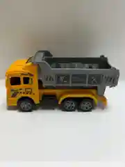 Горчичный машинка инерционная