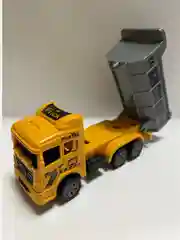 Горчичный машинка инерционная