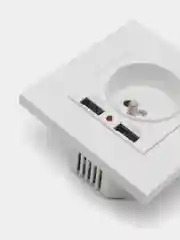 Белый розетка USB с двумя портами