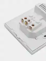 Белый розетка USB с двумя портами