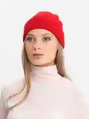 Красный шапка без отворота, гладкая
