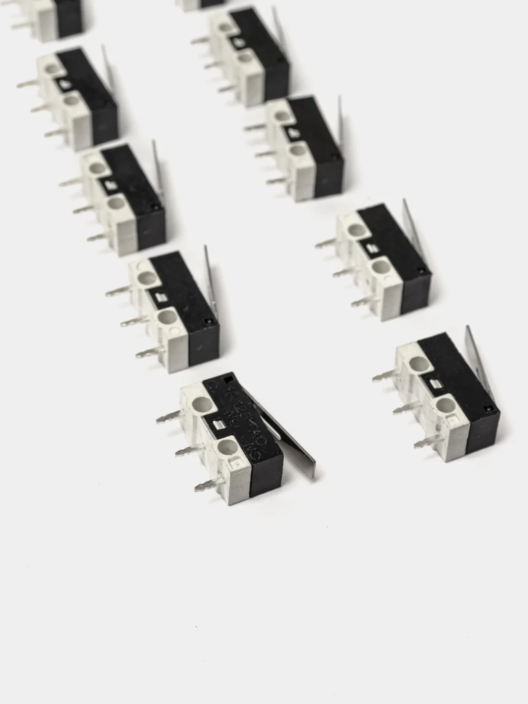 Микропереключатель DM1-01P-30G, 10 штук