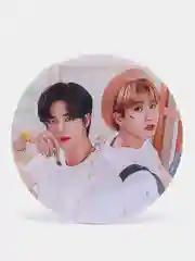 Бежевый значок K-Pop Stray Kids. Значок