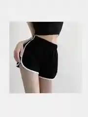 Спортивные женские шорты