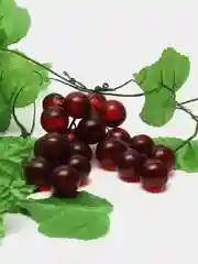 Бордовый искусственные цветы: клубника, виноград, апельсин, лианы