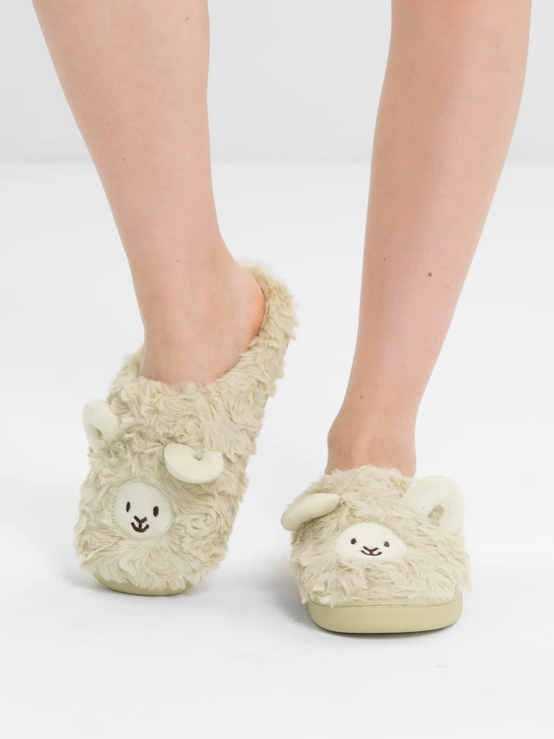 Домашние тапочки женские Little sheep