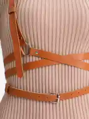 Бежевый портупея женская