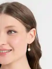 Золотой серьги-подвески с жемчугом