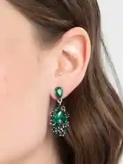 Серьги-подвески со стразами изумрудные вечерние