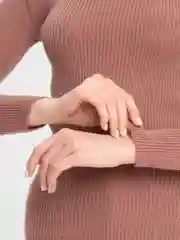 Розовый водолазка женская