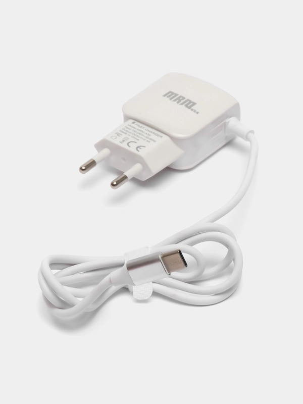 Сетевое зарядное устройство/Type-C/2.4A/+2 USB/блок питания для телефона