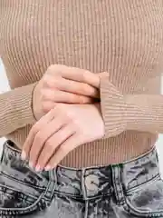 Песочный хаки лонгслив женский, лапша
