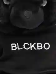 Белый мягкая игрушка "Мишка BLCKBО", черная