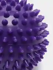 Фиолетовый мяч массажный