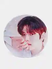 Бордовый значок K-Pop Stray Kids. Значок