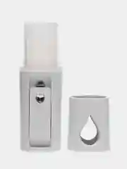 Белый портативный увлажнитель воздуха, заряжаемый через USB-порт