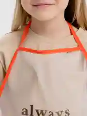 Желтый фартук для кухни и творчества