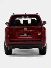 Бордовый металлическая модель Toyota Land Cruiser 300 в масштабе 1:24
