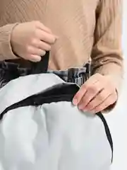 Розовый рюкзак для девочки подростка с меховым брелком
