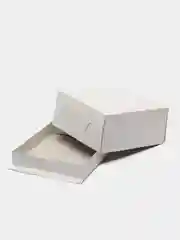 Белый коробка для торта