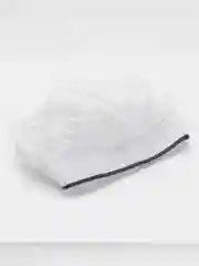 Белый шапка летняя