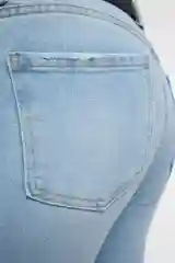 Голубой джинсы bootcut расклешенные с кожаным ремнем женские Befree