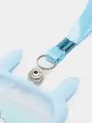 Голубой бейджик на ленте