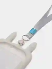 Серый бейджик на ленте